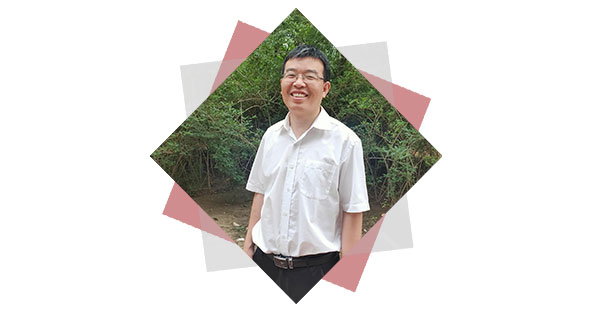 校長(zhǎng)   賈亦真